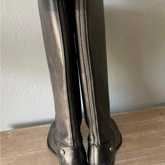 Frye Women's Melissa Button 2 Back Zipper Size 7 Black Leather Tall Boots - Picture 3 of 6